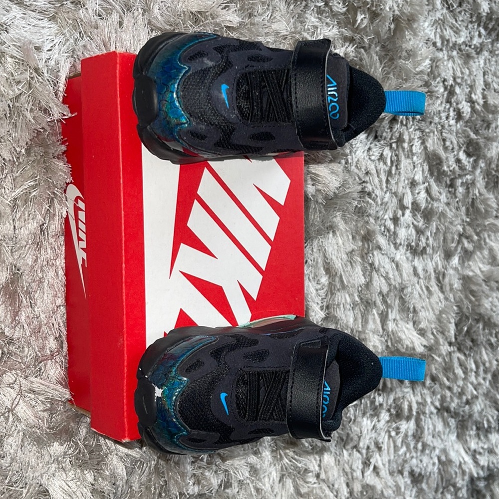 Boy’s Nike Air- AirMax Size 5